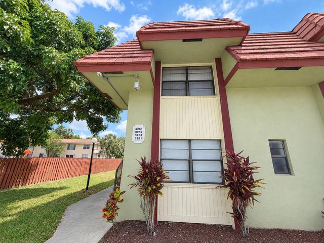 3253 NW 104th Avenue, Coral Springs, FL 33065