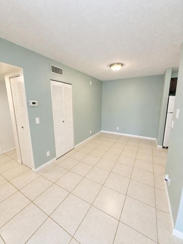 3253 NW 104th Avenue, Coral Springs, FL 33065