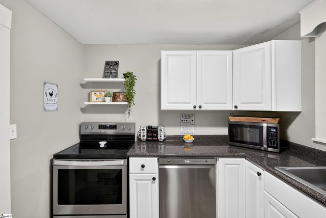 121 Bleckley Avenue, Greenville, SC 29607