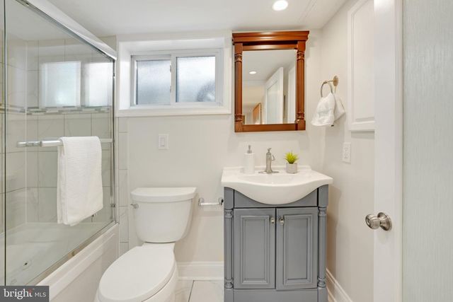 5522 BLAIR RD NE, Washington, DC 20011