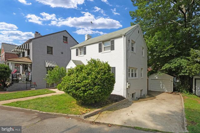 5522 BLAIR RD NE, Washington, DC 20011