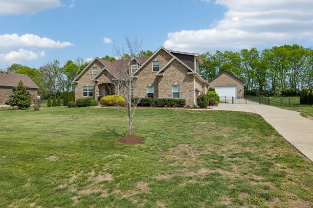 1067 Caballo Trl, Gallatin, TN 37066