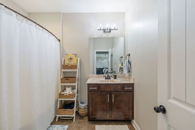 1067 Caballo Trl, Gallatin, TN 37066