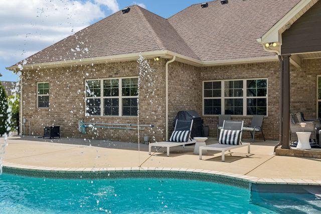 1067 Caballo Trl, Gallatin, TN 37066