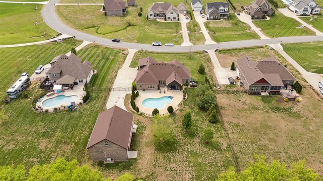 1067 Caballo Trl, Gallatin, TN 37066
