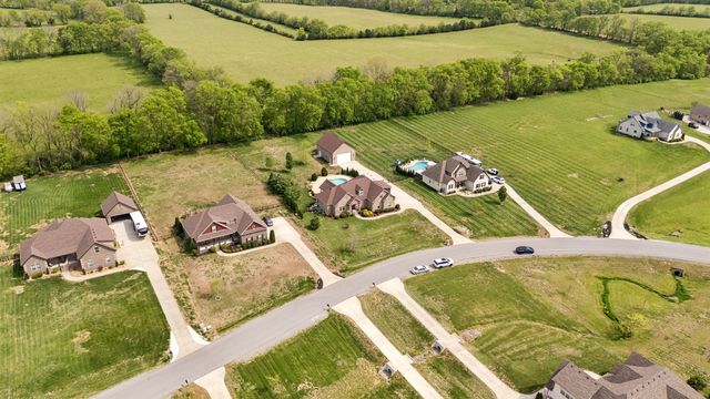 1067 Caballo Trl, Gallatin, TN 37066