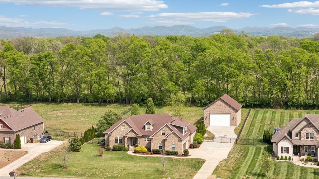 1067 Caballo Trl, Gallatin, TN 37066