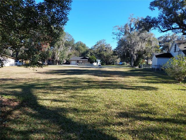 5449 12TH STREET, Zephyrhills, FL 33542