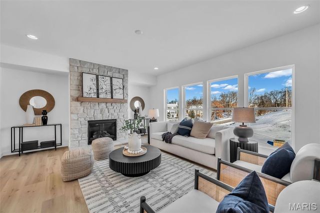 101 Moorland Lane, Dardenne Prairie, MO 63368