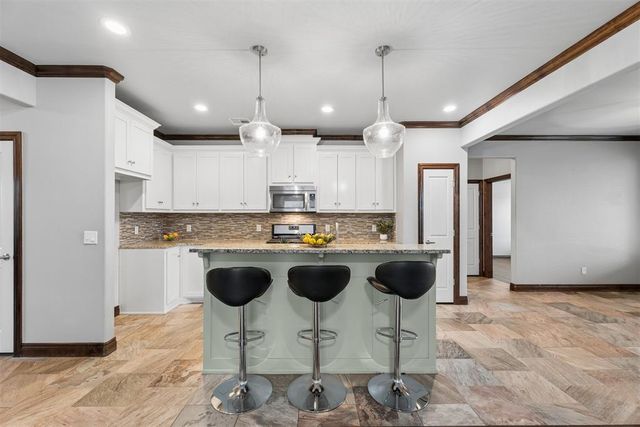 18505 Maidstone Lane, Edmond, OK 73012