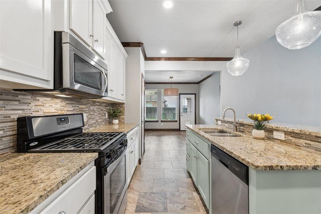 18505 Maidstone Lane, Edmond, OK 73012