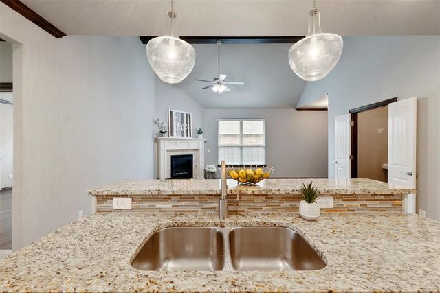18505 Maidstone Lane, Edmond, OK 73012