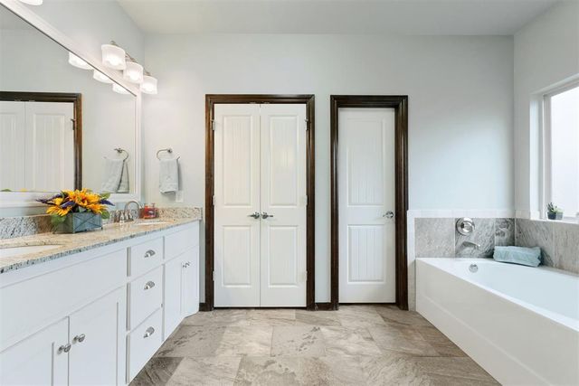 18505 Maidstone Lane, Edmond, OK 73012