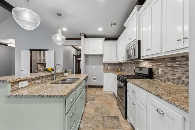 18505 Maidstone Lane, Edmond, OK 73012