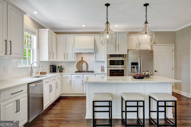 305 Mary Delores Court, Senoia, GA 30276