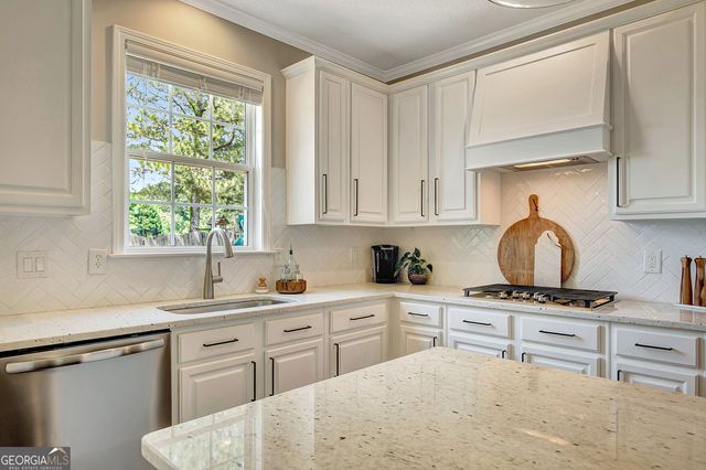 305 Mary Delores Court, Senoia, GA 30276