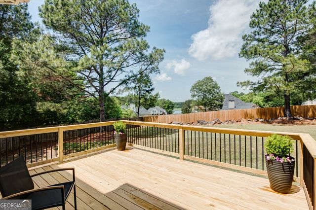 305 Mary Delores Court, Senoia, GA 30276