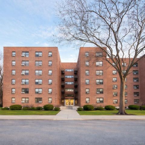 21306 75 Avenue 4P, Bayside, NY 11364