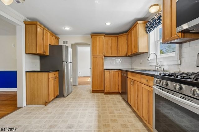 636 Rahway Ave, Westfield Town, NJ 07090