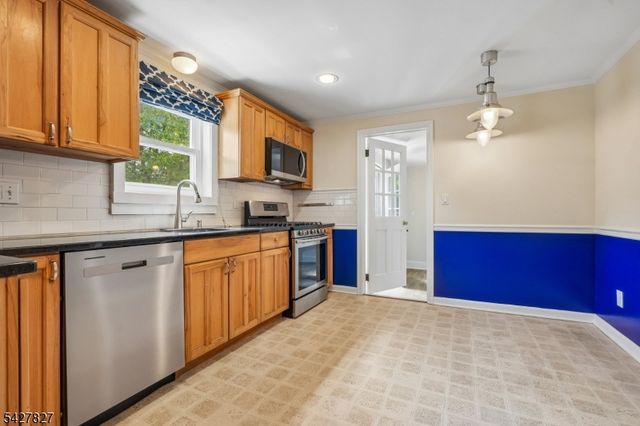 636 Rahway Ave, Westfield Town, NJ 07090