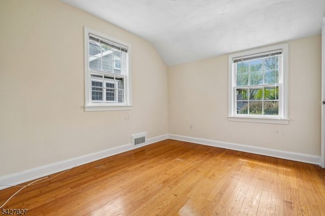 636 Rahway Ave, Westfield Town, NJ 07090