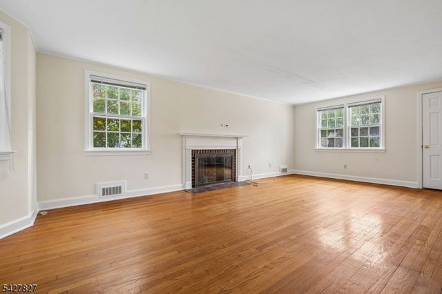 636 Rahway Ave, Westfield Town, NJ 07090