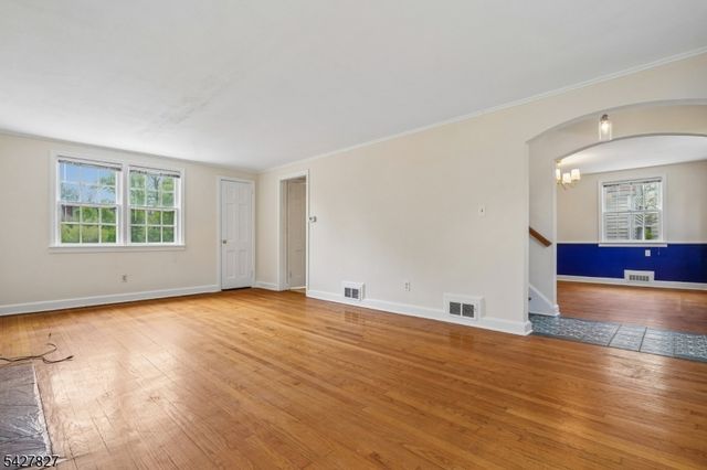 636 Rahway Ave, Westfield Town, NJ 07090