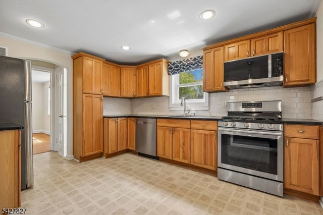 636 Rahway Ave, Westfield Town, NJ 07090