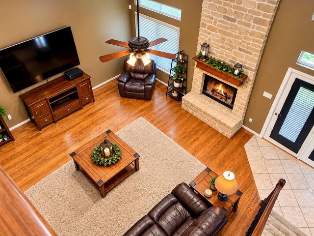 307 Standing Oaks Lane, Sealy, TX 77474