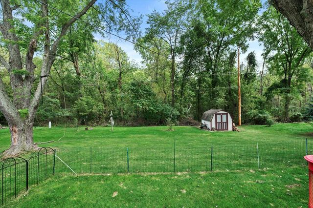 5400 S 121st STREET, Hales Corners, WI 53130