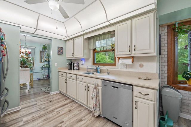 5400 S 121st STREET, Hales Corners, WI 53130