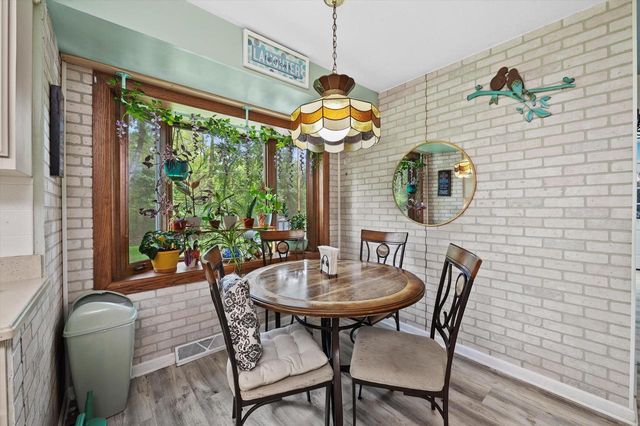 5400 S 121st STREET, Hales Corners, WI 53130