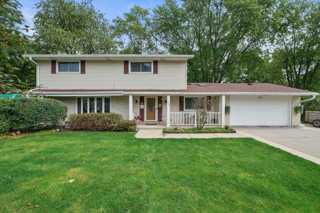 5400 S 121st STREET, Hales Corners, WI 53130