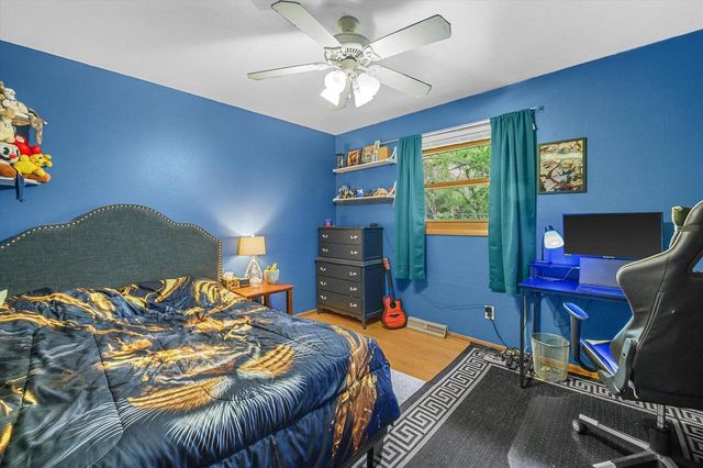 5400 S 121st STREET, Hales Corners, WI 53130