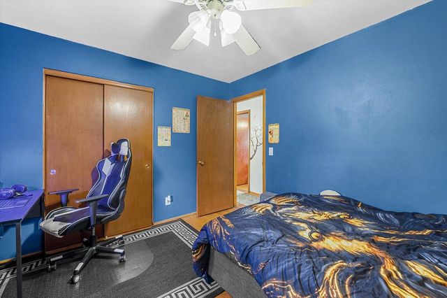 5400 S 121st STREET, Hales Corners, WI 53130