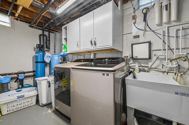 5400 S 121st STREET, Hales Corners, WI 53130