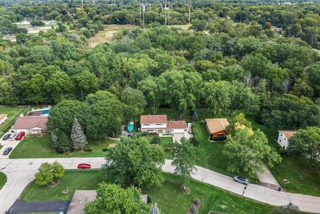 5400 S 121st STREET, Hales Corners, WI 53130