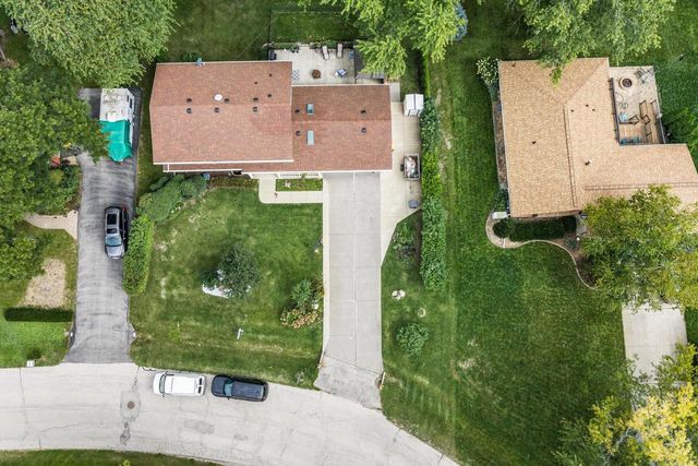 5400 S 121st STREET, Hales Corners, WI 53130