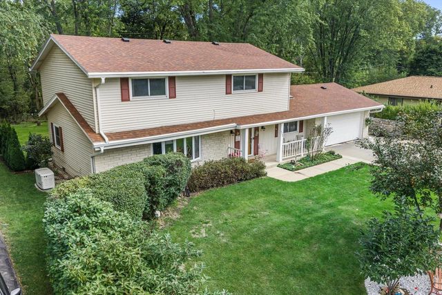 5400 S 121st STREET, Hales Corners, WI 53130