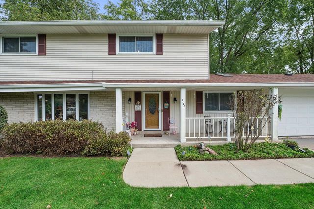 5400 S 121st STREET, Hales Corners, WI 53130
