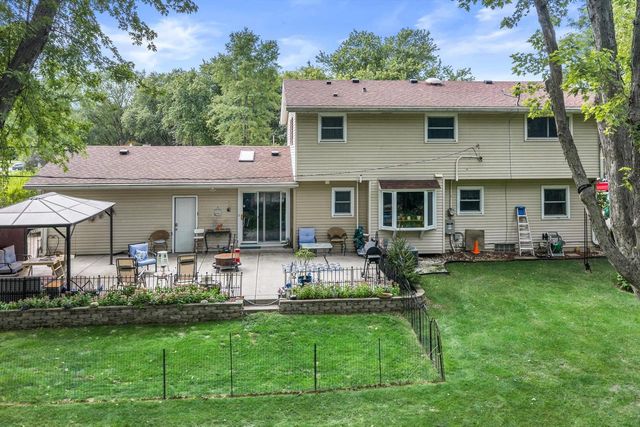 5400 S 121st STREET, Hales Corners, WI 53130