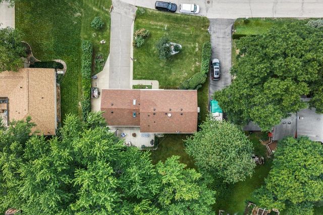 5400 S 121st STREET, Hales Corners, WI 53130