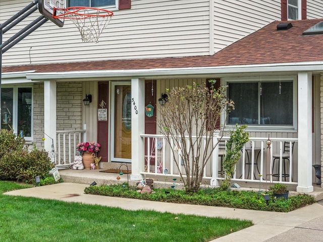 5400 S 121st STREET, Hales Corners, WI 53130
