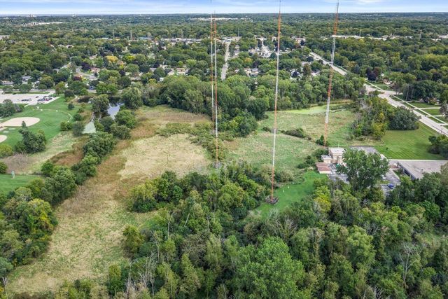 5400 S 121st STREET, Hales Corners, WI 53130