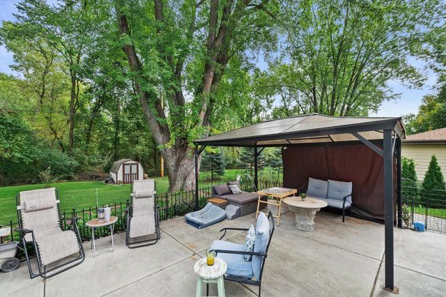 5400 S 121st STREET, Hales Corners, WI 53130