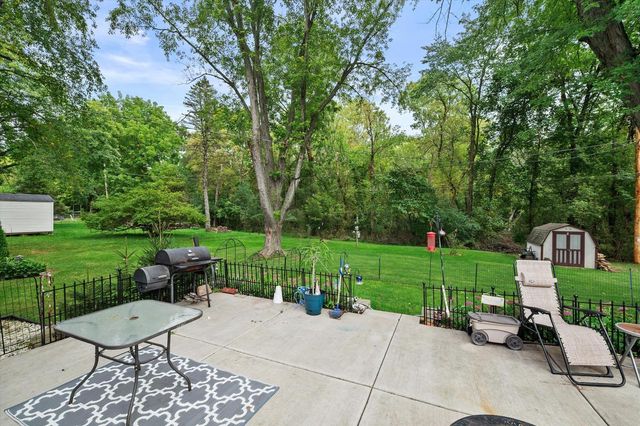 5400 S 121st STREET, Hales Corners, WI 53130