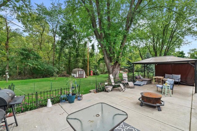 5400 S 121st STREET, Hales Corners, WI 53130