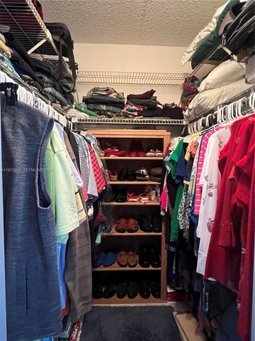 434 Pine Glen Ln A-1, Green Acres, FL 33463