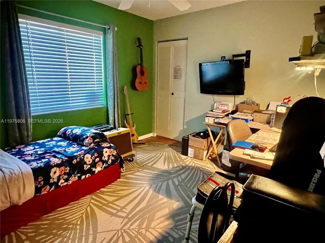 434 Pine Glen Ln A-1, Green Acres, FL 33463