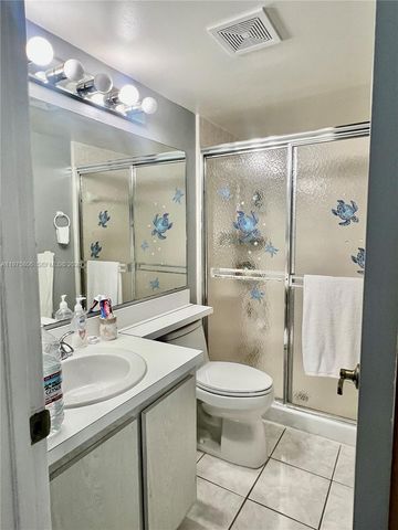 434 Pine Glen Ln A-1, Green Acres, FL 33463